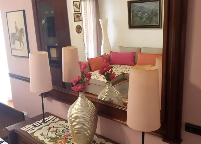 Cosy Penthouse -up To 6 Guests- In The Centre! Lejlighed